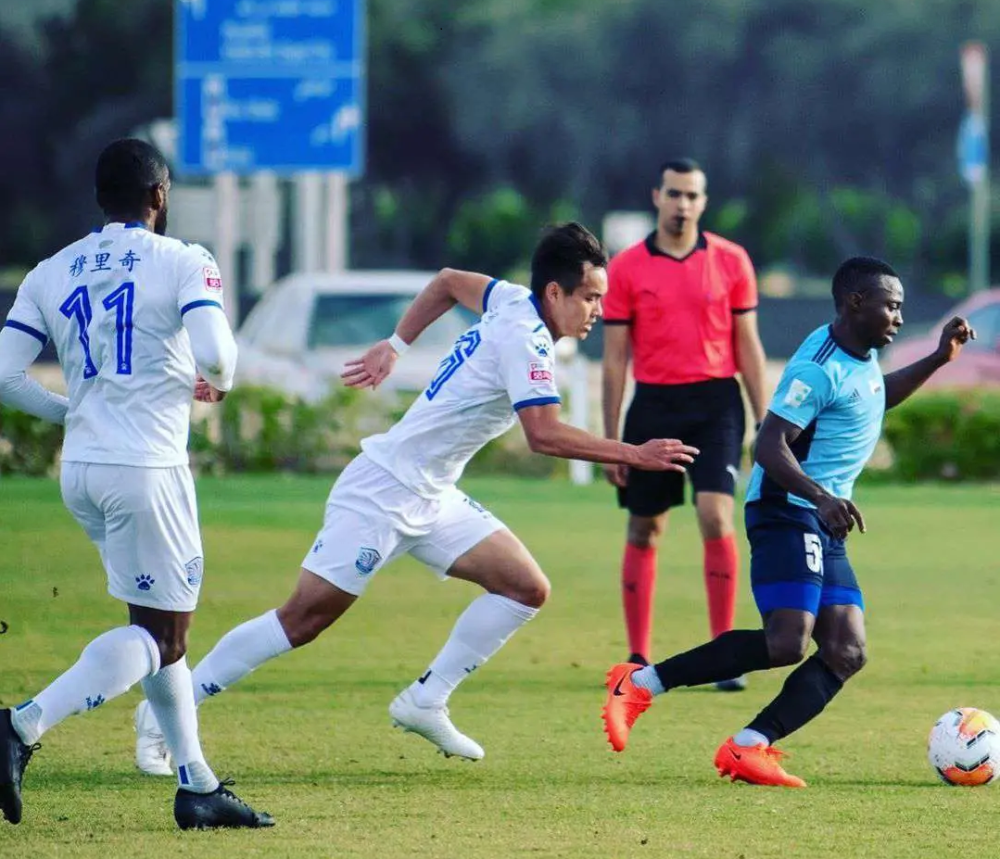 包含摩纳哥迎欧超杯关键赛，赛前防线松动，压力陡增，训练强度明显提升的词条